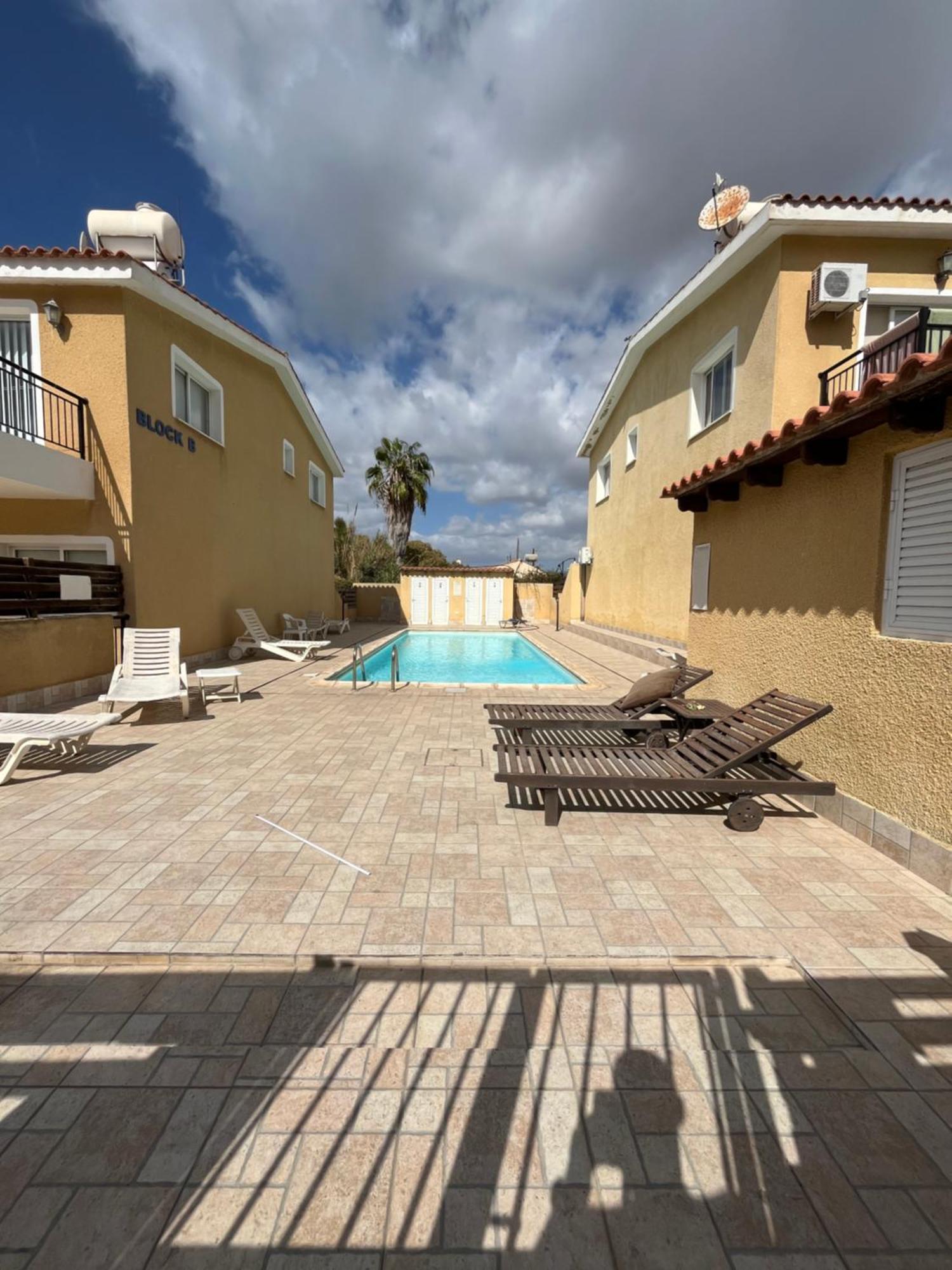 Apartment In Residential Complex With Pool Klorakas Extérieur photo
